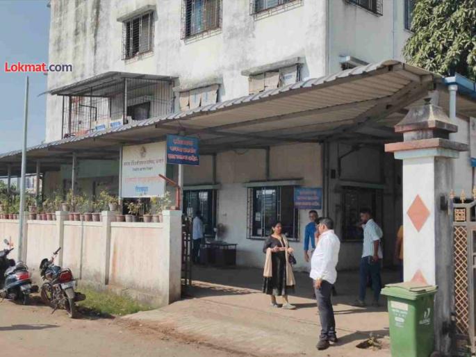 five hours delay in getting an ambulance to a woman at the KDMC Municipal Corporation Titwala maternity hospital | KDMC च्या टिटवाळ्यातील प्रसूतीगृहात रुग्णाला रुग्णवाहिका मिळण्यास पाच तासाचा विलंब five hours delay in getting an ambulance to a woman at the KDMC Municipal Corporation Titwala maternity hospital | KDMC च्या टिटवाळ्यातील प्रसूतीगृहात रुग्णाला रुग्णवाहिका मिळण्यास पाच तासाचा विलंब