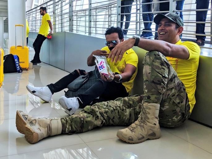 IPL 2019 : MS Dhoni hilariously trolls Kedar Jadhav, Video viral | IPL 2019 : 'घरी जायचं आहे का', कॅप्टन कूल धोनीचा केदार जाधवला सवाल