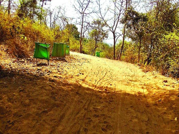 Kondunga road waiting for tariff preparation in Sudhagad | सुधागडमध्ये कोंडगाव रस्ता डांबरीकरणाच्या प्रतीक्षेत Kondunga road waiting for tariff preparation in Sudhagad | सुधागडमध्ये कोंडगाव रस्ता डांबरीकरणाच्या प्रतीक्षेत