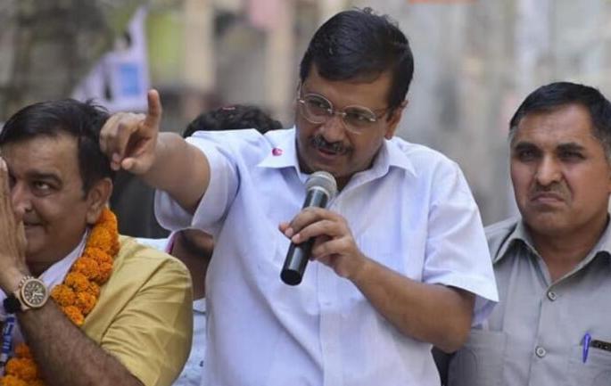 At the time of our convergence we turned to Congress | आमची मते आयत्या वेळी काँग्रेसकडे वळली At the time of our convergence we turned to Congress | आमची मते आयत्या वेळी काँग्रेसकडे वळली