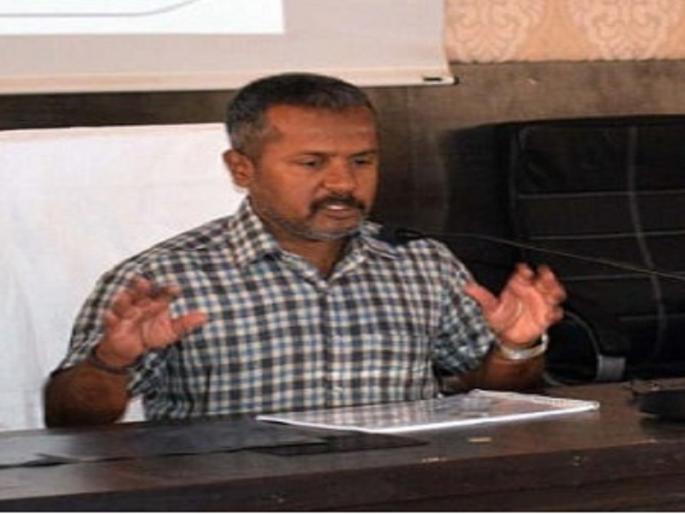 Corona virus outbreak in Marathwada; Divisional Commissioner sunil kendrekar slams officer's, audio clip goes viral | मराठवाड्यात कोरोना वाढतोय; विभागीय आयुक्त केंद्रेकरांनी काढली अधिकाऱ्यांची खरडपट्टी, ऑडिओ क्लिप व्हायरल Corona virus outbreak in Marathwada; Divisional Commissioner sunil kendrekar slams officer's, audio clip goes viral | मराठवाड्यात कोरोना वाढतोय; विभागीय आयुक्त केंद्रेकरांनी काढली अधिकाऱ्यांची खरडपट्टी, ऑडिओ क्लिप व्हायरल