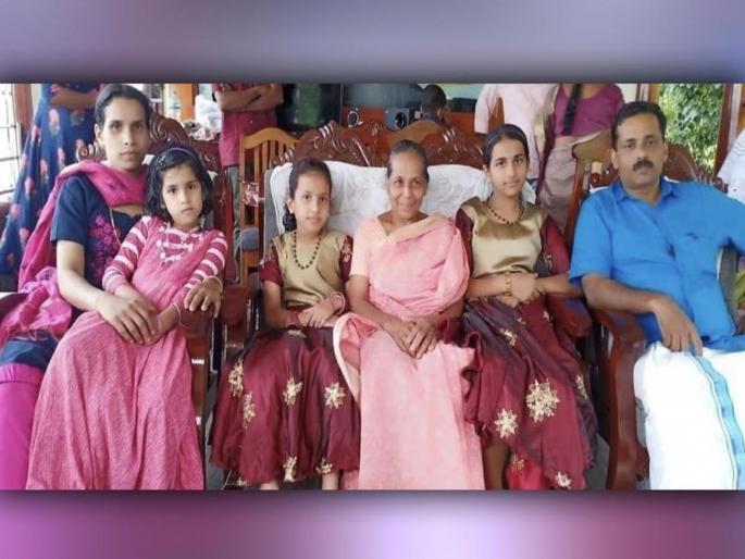 all six members of family spanning three generations lost lives in Kerala floods | Kerala Flood: हृदयद्रावक! केरळ महापुरात एकाच कुटुंबातील ६ जण गेले वाहून; काही क्षणांत तीन पिढ्यांचा अंत all six members of family spanning three generations lost lives in Kerala floods | Kerala Flood: हृदयद्रावक! केरळ महापुरात एकाच कुटुंबातील ६ जण गेले वाहून; काही क्षणांत तीन पिढ्यांचा अंत