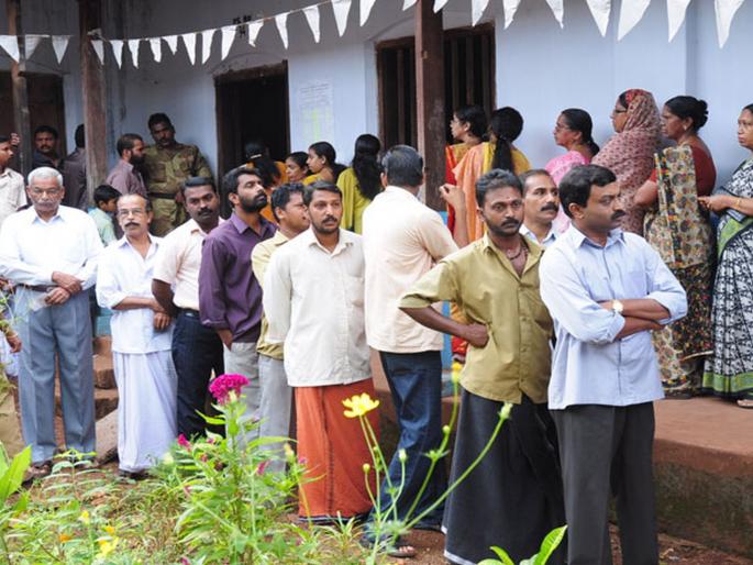 Kerala: Discuss talk of Wayanad, but in the tri-series, | केरळ: चर्चा वायनाडची, पण तिरंगी लढतींमध्ये आघाड्यांचा लागेल कस Kerala: Discuss talk of Wayanad, but in the tri-series, | केरळ: चर्चा वायनाडची, पण तिरंगी लढतींमध्ये आघाड्यांचा लागेल कस