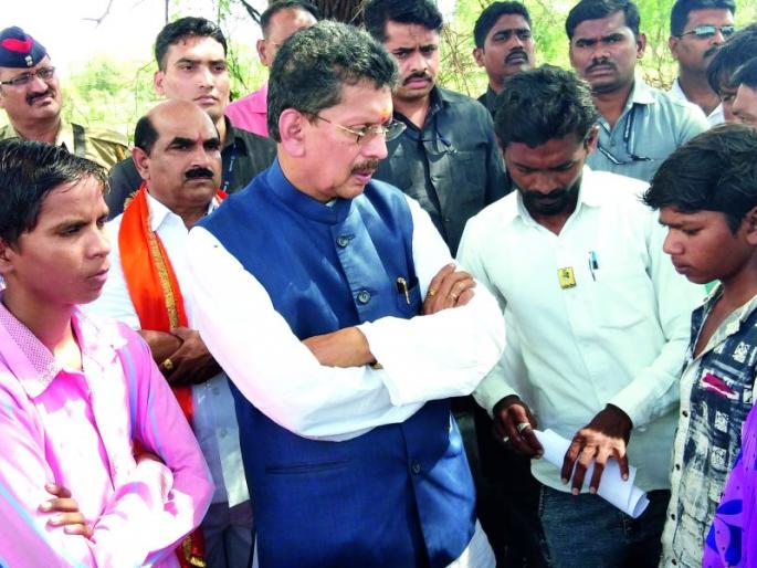 Sindhudurg: Prohibition of the House of Religions, False crimes during Maratha agitation: Malvan Panchayat Samiti monthly meeting | सिंधुदुर्ग : गृहराज्यमंत्र्यांचा निषेध, मराठा आंदोलनावेळी खोटे गुन्हे : मालवण पंचायत समिती मासिक सभा Sindhudurg: Prohibition of the House of Religions, False crimes during Maratha agitation: Malvan Panchayat Samiti monthly meeting | सिंधुदुर्ग : गृहराज्यमंत्र्यांचा निषेध, मराठा आंदोलनावेळी खोटे गुन्हे : मालवण पंचायत समिती मासिक सभा