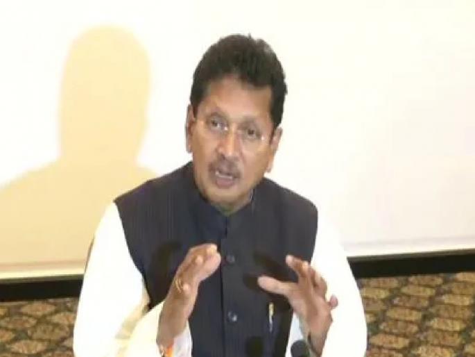 Lax security of school education minister Deepak Kesarkar, only one policeman from Sawantwadi to Vaibhavwadi | धक्कादायक! कॅबिनेट मंत्री दीपक केसरकरांच्या सुरक्षेत हलगर्जीपणा Lax security of school education minister Deepak Kesarkar, only one policeman from Sawantwadi to Vaibhavwadi | धक्कादायक! कॅबिनेट मंत्री दीपक केसरकरांच्या सुरक्षेत हलगर्जीपणा