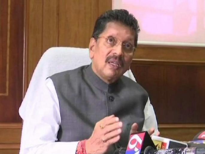 shivsena leader deepak kesarkar slams narayan rane over rane's comment on Balasaheb Thackeray | 'बाळासाहेब ठाकरे दर्शन घेण्याएवढे थोर आहेत, तर त्यांच्याच संपत्तीची चौकशी करण्याची मागणी का केली ?'-दीपक केसरकर shivsena leader deepak kesarkar slams narayan rane over rane's comment on Balasaheb Thackeray | 'बाळासाहेब ठाकरे दर्शन घेण्याएवढे थोर आहेत, तर त्यांच्याच संपत्तीची चौकशी करण्याची मागणी का केली ?'-दीपक केसरकर