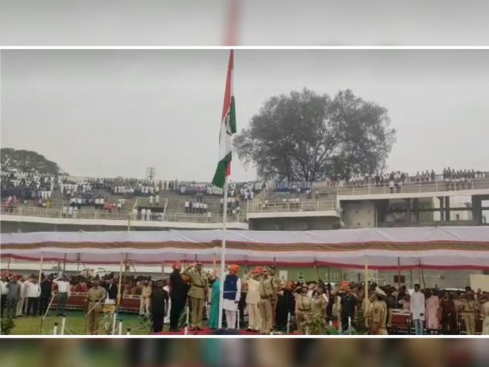Flag Hoisting in Kolhapur by Minister Deepak Kesarkar | मंत्री दिपक केसरकर यांच्या हस्ते कोल्हापूरात ध्वजारोहण