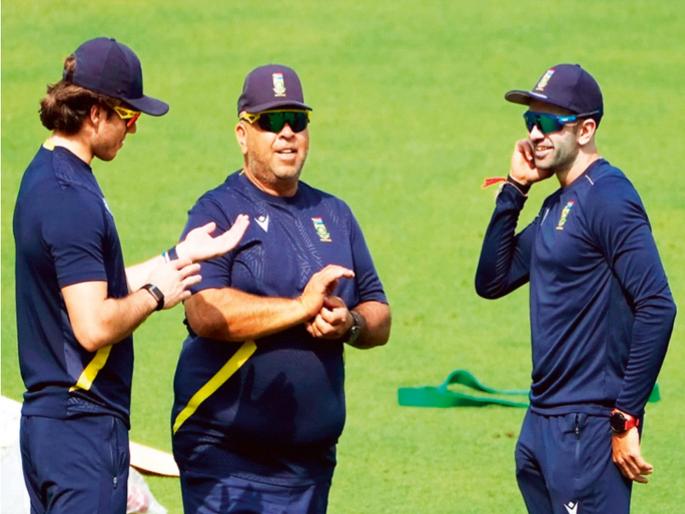 India Vs South Africa: Team eager to defeat India: Keshav Maharaj | भारताला पराभूत करण्यासाठी टीम उत्सुक, केशव महाराज याचं विधान