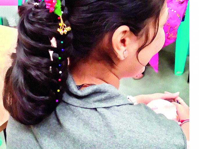 Even the hairstyle of the 'hair' handlers! | ‘केस’ हाताळणाऱ्यांची केशरचनेतही सरशी!