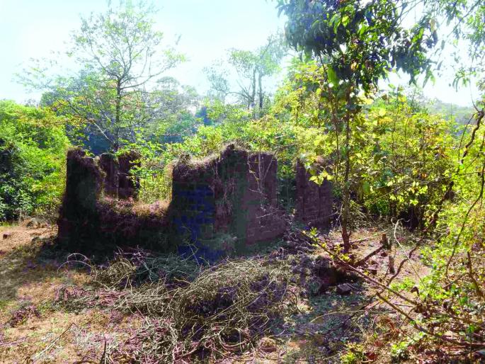 Keshavsut's house in Dapoli taluka needs efforts to keep the memory of Varanjasthal and the village of Parvana | दापोली तालुक्यातील कवी केशवसुतांचे घर भग्नावस्थेत,  वळणे गावातील स्मृती कायम राहण्यासाठी प्रयत्न गरजेचे