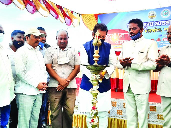 Give Sindhuratna Yojana to the whole of Maharashtra, insists Deepak Kesarkar | सिंधुरत्न योजना संपूर्ण महाराष्ट्राला द्या, दीपक केसरकर आग्रही