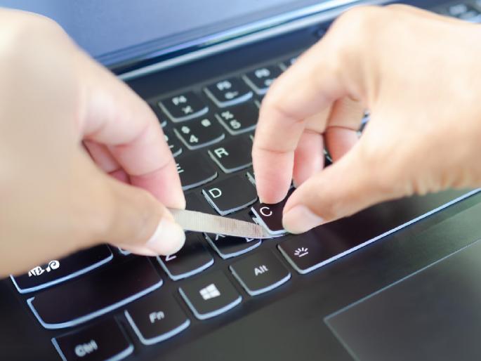 Laptop keyboard suddenly stopped working? Do these 5 simple solutions before running to the service center; you will save thousands of rupees! | लॅपटॉपचा कीबोर्ड अचानक बंद झालाय? सर्व्हिस सेंटरला धावण्यापूर्वी करा 'हे' ५ सोपे उपाय; वाचतील हजारो रुपये! Laptop keyboard suddenly stopped working? Do these 5 simple solutions before running to the service center; you will save thousands of rupees! | लॅपटॉपचा कीबोर्ड अचानक बंद झालाय? सर्व्हिस सेंटरला धावण्यापूर्वी करा 'हे' ५ सोपे उपाय; वाचतील हजारो रुपये!