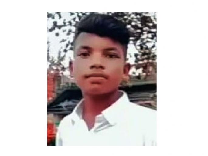14 year old boy dies after two months while treatment of snake bite | ...अखेर 'त्या' बालकाची मृत्यूशी झुंज संपली; बालदिनी मृतदेहाला मुखाग्नी 14 year old boy dies after two months while treatment of snake bite | ...अखेर 'त्या' बालकाची मृत्यूशी झुंज संपली; बालदिनी मृतदेहाला मुखाग्नी