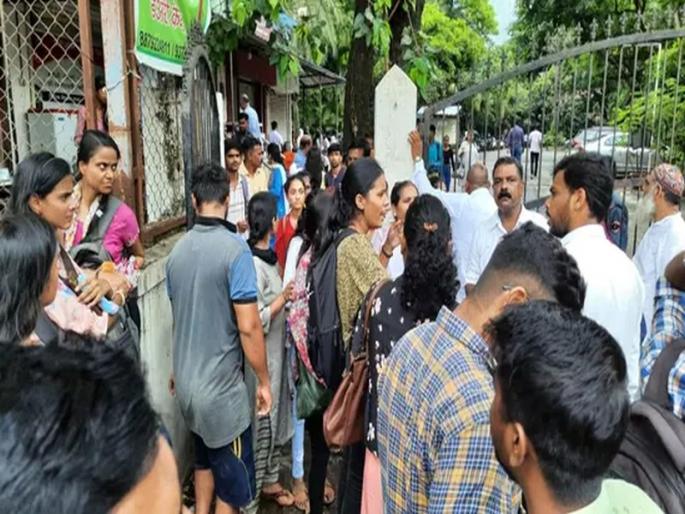 CET exam again disrupted; More than 103 students missed the exam in the first semester | सीईटी परीक्षेत पुन्हा विघ्न; मुंबईत पहिल्या सत्रातील १०३ हून अधिक विद्यार्थी परीक्षेला मुकले CET exam again disrupted; More than 103 students missed the exam in the first semester | सीईटी परीक्षेत पुन्हा विघ्न; मुंबईत पहिल्या सत्रातील १०३ हून अधिक विद्यार्थी परीक्षेला मुकले