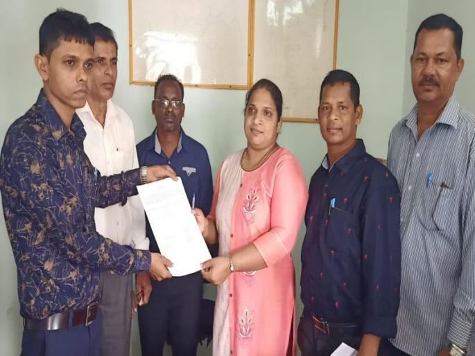 Senia Pereira Kothali Gram Panchayat Sarpanch; Santan Gamma Deputy Sarpanch | सेनिया परेरा कुठ्ठाळी ग्रामपंचायतीच्या सरपंच; सांतान गामा उपसरपंच Senia Pereira Kothali Gram Panchayat Sarpanch; Santan Gamma Deputy Sarpanch | सेनिया परेरा कुठ्ठाळी ग्रामपंचायतीच्या सरपंच; सांतान गामा उपसरपंच