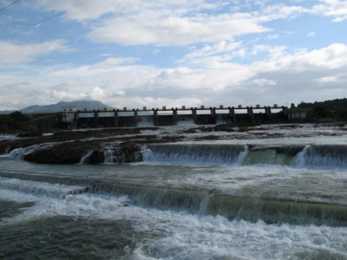 Water shortage crisis for Pune residents averted immediately 2 TMC water increased in Khadakwasla project in 6 days | पुणेकरांवरील पाणी कपातीचे संकट तुर्तास टळले; खडकवासला प्रकल्पात ६ दिवसात वाढले २ टीएमसी पाणी Water shortage crisis for Pune residents averted immediately 2 TMC water increased in Khadakwasla project in 6 days | पुणेकरांवरील पाणी कपातीचे संकट तुर्तास टळले; खडकवासला प्रकल्पात ६ दिवसात वाढले २ टीएमसी पाणी