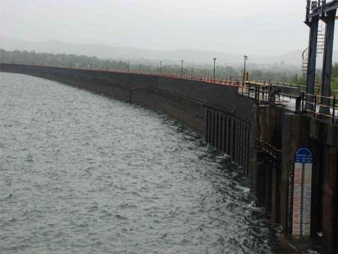 25 TMC water in Khadakwasla dam area ; Rainfall sustained | खडकवासला साखळीत २५ टीएमसी पाणी; पावसाचा जोर कायम 25 TMC water in Khadakwasla dam area ; Rainfall sustained | खडकवासला साखळीत २५ टीएमसी पाणी; पावसाचा जोर कायम