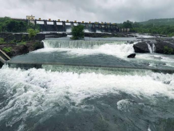 40 TMC water left from the khadakwasla dam | यंदाच्या मोसमात खडकवासला धरणातून क्षमतेच्या वीसपट पाण्याचा विसर्ग