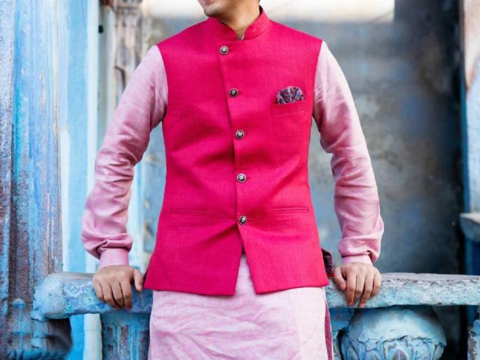 Khadi, a symbol of freedom movement, became fashionable; Be it a political leader or an activist, the choice is strictly khadi | स्वातंत्र्याचे प्रतीक खादी बनली फॅशनेबल; राजकीय नेता असो वा कार्यकर्ता, वावर कडक खादीतच Khadi, a symbol of freedom movement, became fashionable; Be it a political leader or an activist, the choice is strictly khadi | स्वातंत्र्याचे प्रतीक खादी बनली फॅशनेबल; राजकीय नेता असो वा कार्यकर्ता, वावर कडक खादीतच