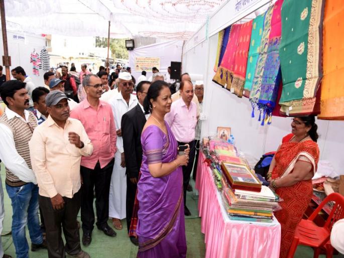 The international market for rural artisans | ग्रामीण कारागिरांना मिळणार आंतरराष्ट्रीय बाजारपेठ The international market for rural artisans | ग्रामीण कारागिरांना मिळणार आंतरराष्ट्रीय बाजारपेठ