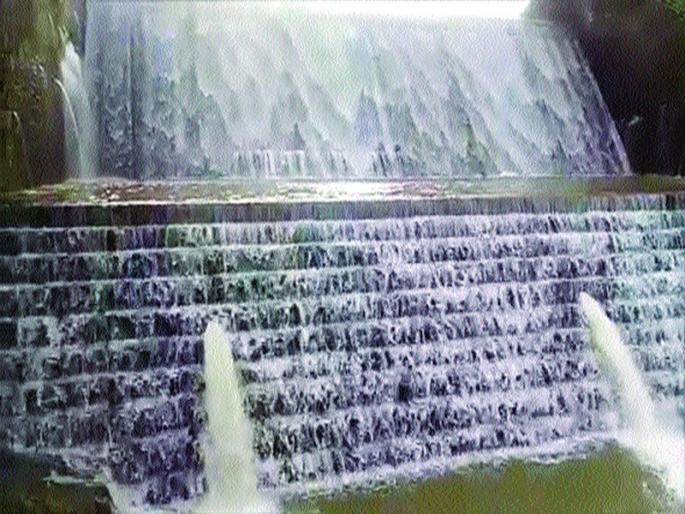 What should be the rocks like a dam? | तिवरे धरणासारखे खडखड धरणही फुटणार काय?, गळतीचे प्रमाण वाढले What should be the rocks like a dam? | तिवरे धरणासारखे खडखड धरणही फुटणार काय?, गळतीचे प्रमाण वाढले