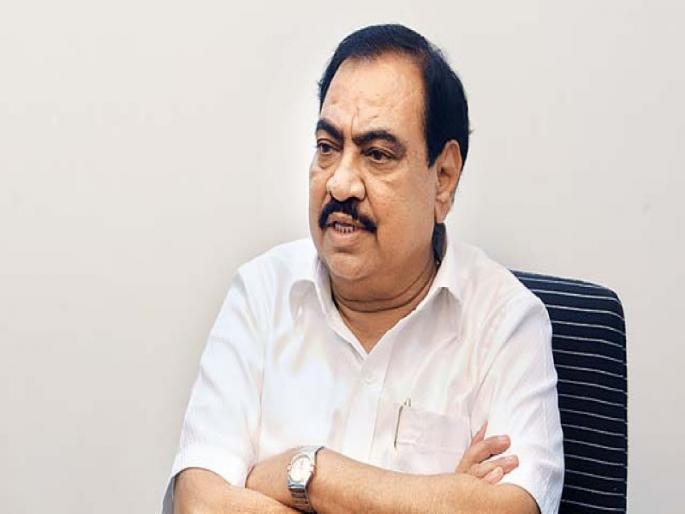 Girish Mahajan is experiencing the wrong fruits of a selfie | गिरीष महाजन अनुभवत आहेत एका सेल्फीच्या चुकीची फळे Girish Mahajan is experiencing the wrong fruits of a selfie | गिरीष महाजन अनुभवत आहेत एका सेल्फीच्या चुकीची फळे