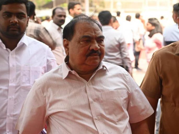 Khadse along with wife son in law granted bail in Bhosari plot scam | भोसरी भूखंड घोटाळ्यात खडसेंसह पत्नी, जावयाला जामीन मंजूर