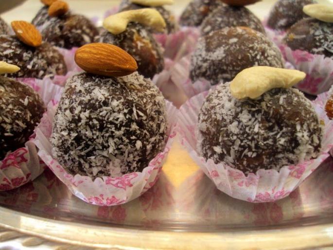 ganesh festival special receipe How to make Khajoor Laddu | #BappachaNaivedya : चवदार चविष्ट असे खजूर लाडू!