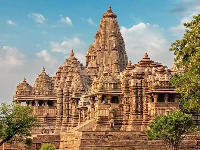CoronaVirus outbreak leaves Khajuraho gasping flattens tourism | CoronaVirus News: संसर्गाच्या भीतीने पर्यटकांनी फिरविली खजुराहोकडे पाठ CoronaVirus outbreak leaves Khajuraho gasping flattens tourism | CoronaVirus News: संसर्गाच्या भीतीने पर्यटकांनी फिरविली खजुराहोकडे पाठ