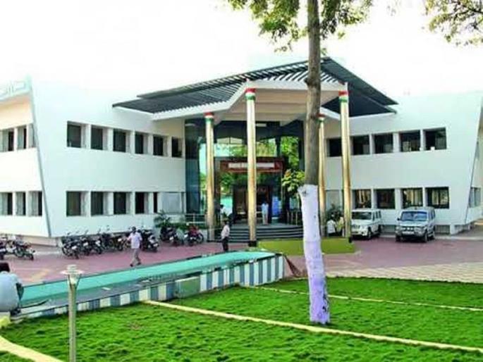 Khamgaon Municipality on high alert due to increase in number of patients; A watchful eye on those who come from outside the village |  रूग्णसंख्येत वाढ झाल्याने खामगाव पालिका सतर्क; बाहेरगावहून आलेल्यांवर करडी नजर Khamgaon Municipality on high alert due to increase in number of patients; A watchful eye on those who come from outside the village |  रूग्णसंख्येत वाढ झाल्याने खामगाव पालिका सतर्क; बाहेरगावहून आलेल्यांवर करडी नजर