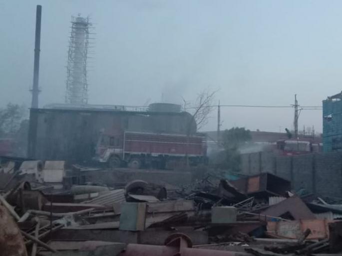 Two workers died in boiler blast in Khamgam | खामगावात बॉयलरच्या स्फोटात दोन कामगारांचा मृत्यू Two workers died in boiler blast in Khamgam | खामगावात बॉयलरच्या स्फोटात दोन कामगारांचा मृत्यू