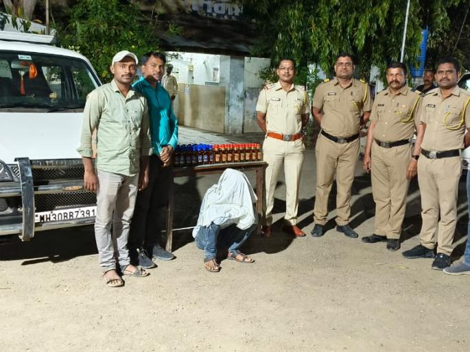 action against vehicle transporting illegal liquor | अवैध दारू वाहतूक करणाऱ्या वाहनावर कारवाई action against vehicle transporting illegal liquor | अवैध दारू वाहतूक करणाऱ्या वाहनावर कारवाई