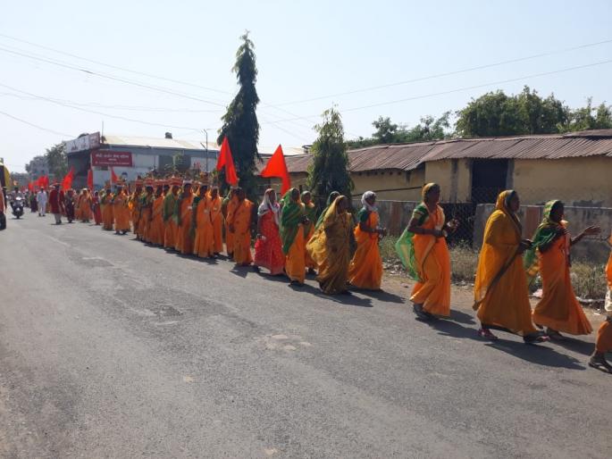 Walking steps waiting for Shegavi | पावले चालती शेगावीची वाट..... Walking steps waiting for Shegavi | पावले चालती शेगावीची वाट.....