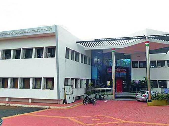 Political turmoil in Khamgaon Municipality with a fund of Rs. 5 crore | पाच कोटी रुपयांच्या निधीवरून खामगाव पालिकेत राजकीय घमासान Political turmoil in Khamgaon Municipality with a fund of Rs. 5 crore | पाच कोटी रुपयांच्या निधीवरून खामगाव पालिकेत राजकीय घमासान