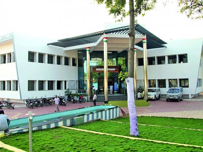 Khamgaon municipal corporation disadvantage: water tend to get the bidder's plan! | खामगाव नगरपालिकेवर नामुश्की : पाणी पुरवठा योजनेची निविदा घ्यावी लागली मागे! Khamgaon municipal corporation disadvantage: water tend to get the bidder's plan! | खामगाव नगरपालिकेवर नामुश्की : पाणी पुरवठा योजनेची निविदा घ्यावी लागली मागे!