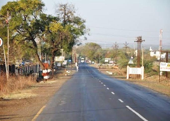 Expansion of the highway without counting | मोजणी न करताच महामार्गाचे विस्तारीकरण Expansion of the highway without counting | मोजणी न करताच महामार्गाचे विस्तारीकरण