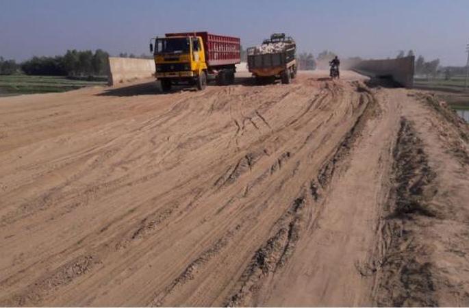 Extension on National Highway excludes side roads! | विस्तारीकरणात जोड रस्त्यांनाही वगळले! Extension on National Highway excludes side roads! | विस्तारीकरणात जोड रस्त्यांनाही वगळले!
