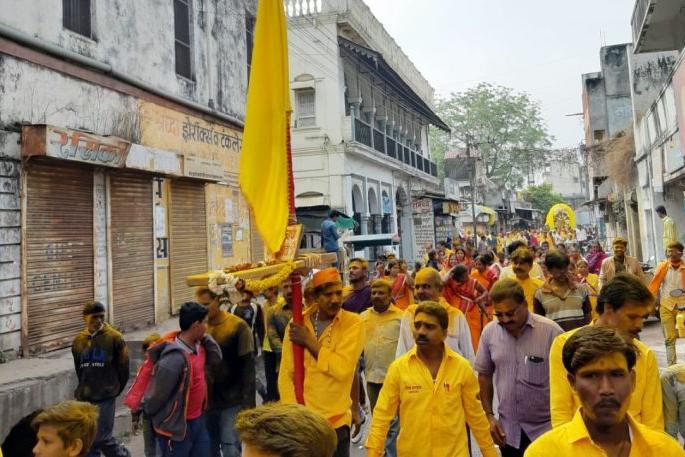 Porcession of Khanderaya in Khamgaon | प्रति जेजुरी खामगावात खंडेरायाची मिरवणूक Porcession of Khanderaya in Khamgaon | प्रति जेजुरी खामगावात खंडेरायाची मिरवणूक