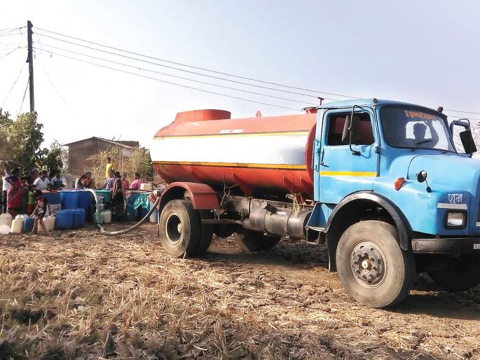 Water comes to the village of Khandale after fifteen days | खंडाळे गावात पंधरा दिवसांनी येते पाणी Water comes to the village of Khandale after fifteen days | खंडाळे गावात पंधरा दिवसांनी येते पाणी