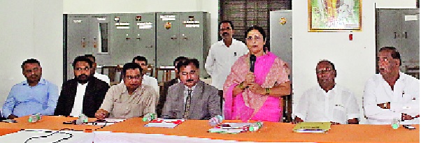 Kolhapur Circuit Bench Prashani Advocate, the parties will not be allowed to go to court | कोल्हापूर सर्किट बेंचप्रश्नी वकील, पक्षकारांना न्यायालयात जाण्यास रोखणार Kolhapur Circuit Bench Prashani Advocate, the parties will not be allowed to go to court | कोल्हापूर सर्किट बेंचप्रश्नी वकील, पक्षकारांना न्यायालयात जाण्यास रोखणार