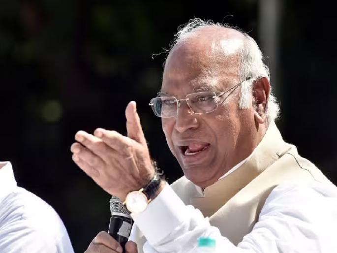 Mallikarjun Kharge on Electoral Bonds: 'Donor details are available in 24 hours, why does SBI need 4 months?', Kharge questions the government | '...त्यासाठी फक्त 24 तास पुरेसे, मग SBIला 4 महिने कशाला हवेत?', खरगेंचा केंद्रावर घणाघात Mallikarjun Kharge on Electoral Bonds: 'Donor details are available in 24 hours, why does SBI need 4 months?', Kharge questions the government | '...त्यासाठी फक्त 24 तास पुरेसे, मग SBIला 4 महिने कशाला हवेत?', खरगेंचा केंद्रावर घणाघात