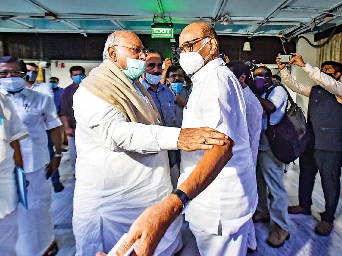 mallikarjun kharge alleges Modi Shah try to overthrow the maha vikas aghadi govt | आघाडी सरकार पाडण्यासाठी मोदी-शहा यांच्या हालचाली; काँग्रेस नेते मल्लिकार्जुन खरगे यांचा आरोप mallikarjun kharge alleges Modi Shah try to overthrow the maha vikas aghadi govt | आघाडी सरकार पाडण्यासाठी मोदी-शहा यांच्या हालचाली; काँग्रेस नेते मल्लिकार्जुन खरगे यांचा आरोप