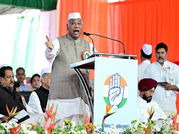 'Those who cannot do party work should retire', Mallikarjun Kharge issues ultimatum to Congress leaders at public meeting | 'पक्षाची कामे करायची नसतील तर निवृत्ती घ्या', खरगेंनी जाहीर सभेत काँग्रेस नेत्यांना खडसावले 'Those who cannot do party work should retire', Mallikarjun Kharge issues ultimatum to Congress leaders at public meeting | 'पक्षाची कामे करायची नसतील तर निवृत्ती घ्या', खरगेंनी जाहीर सभेत काँग्रेस नेत्यांना खडसावले