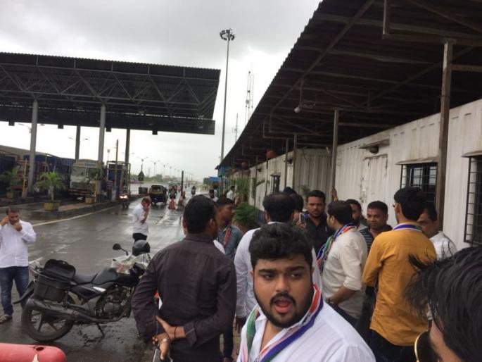 Toll plowed by a stunned employee; Inserted the stone in the head | टोल नाक्यावरील कर्मचाऱ्याकडून मारहाण; डोक्यात दगड घातला Toll plowed by a stunned employee; Inserted the stone in the head | टोल नाक्यावरील कर्मचाऱ्याकडून मारहाण; डोक्यात दगड घातला