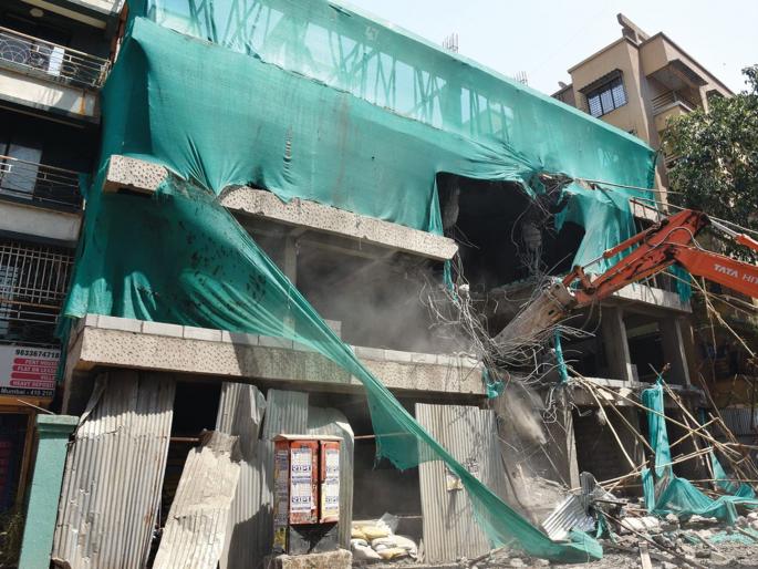 Cidco hammer on the construction of Kharghar | खारघरमधील बांधकामावर सिडकोचा हातोडा Cidco hammer on the construction of Kharghar | खारघरमधील बांधकामावर सिडकोचा हातोडा