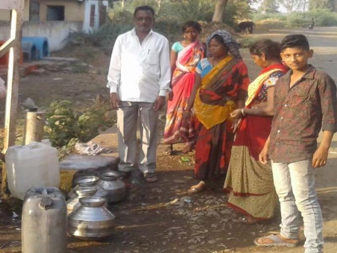Village name of Kharwa and villages of Parvada | गावाचे नाव खरवड अन ग्रामस्थांची पाण्यासाठी परवड Village name of Kharwa and villages of Parvada | गावाचे नाव खरवड अन ग्रामस्थांची पाण्यासाठी परवड