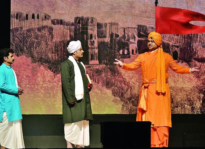 Swami Vivekananda incarnated for protection of religion | धर्मरक्षणार्थ अवतरले ‘स्वामी विवेकानंद’