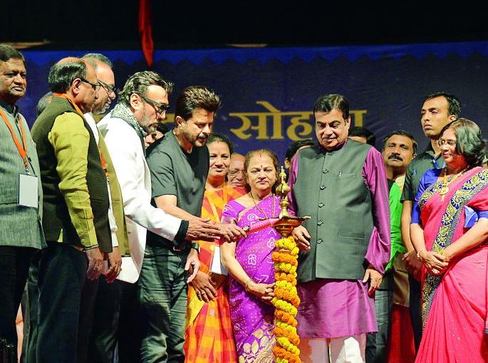 'Bhidu ....', 'Festival of Khasdar' Zakas beginning in Nagpur | ‘भिडू....’, नागपुरात खासदार महोत्सवाची ‘झकास’ सुरुवात 'Bhidu ....', 'Festival of Khasdar' Zakas beginning in Nagpur | ‘भिडू....’, नागपुरात खासदार महोत्सवाची ‘झकास’ सुरुवात