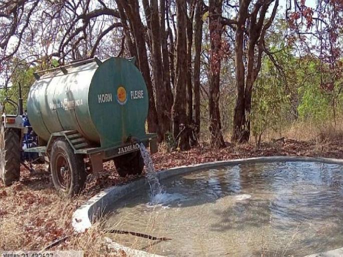Private head to government tankers; Money stolen by showing bad condition of vehicle | शासकीय टँकरला खासगी मुंडके; नादुरुस्त दाखवून उकळले पैसे! Private head to government tankers; Money stolen by showing bad condition of vehicle | शासकीय टँकरला खासगी मुंडके; नादुरुस्त दाखवून उकळले पैसे!