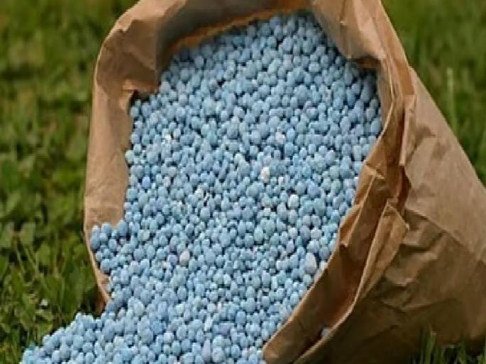 Unlicensed sale of medicines and fertilizers from a fertilizer manufacturing company in Chhatrapati Sambhajinagar district in Satara | संभाजीनगरमधील कंपनीच्या खत, औषधांची बिगर परवाना विक्री, साताऱ्यात पर्दाफाश; वर्षभर पाळत ठेवून कारवाई
